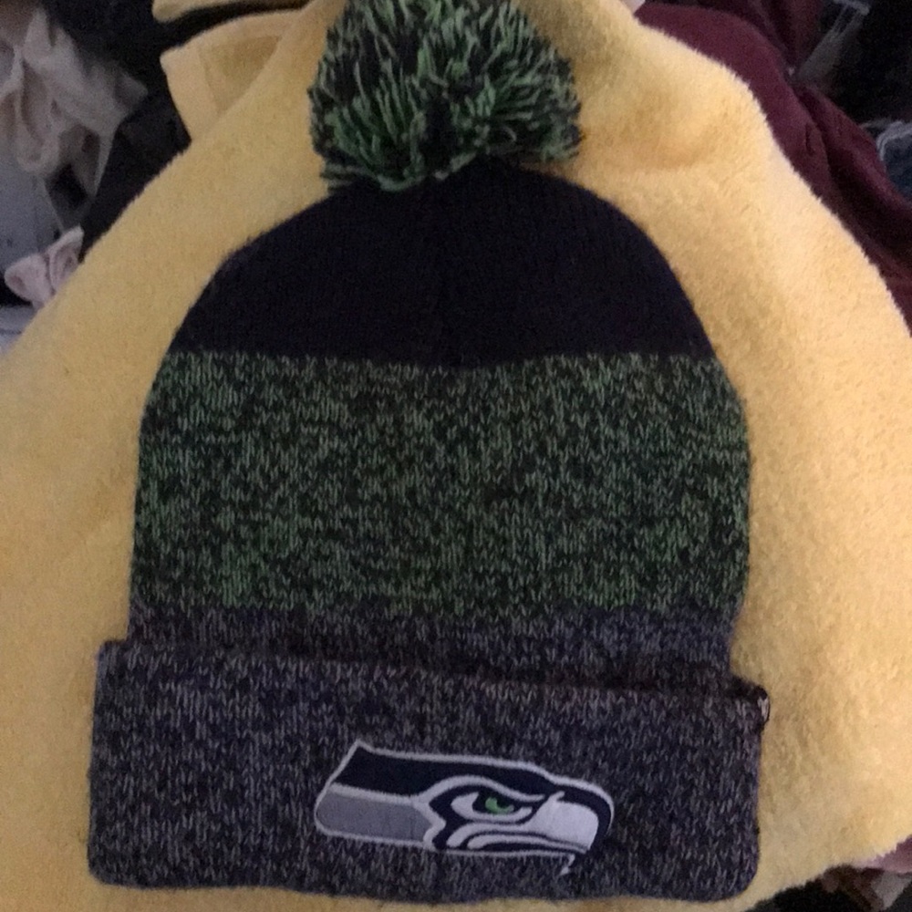 🌺SALE🌺 Seahawks Puff Ball Hat